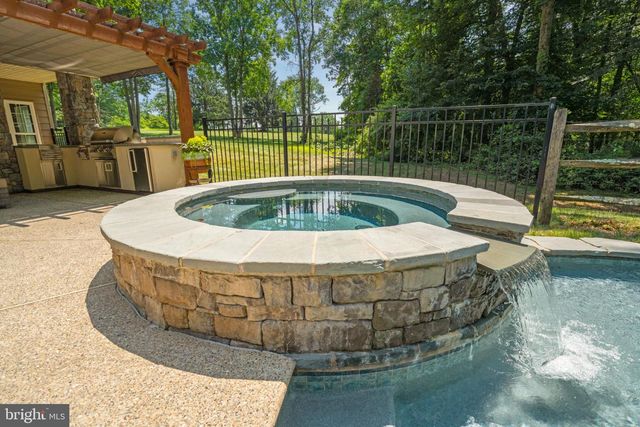 1433 SHANER DR, Pottstown, PA 19465