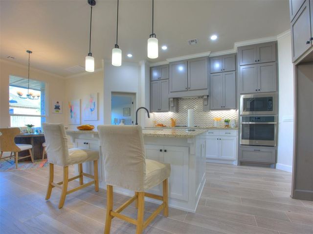 2915 Summit Hollow Circle, Norman, OK 73071