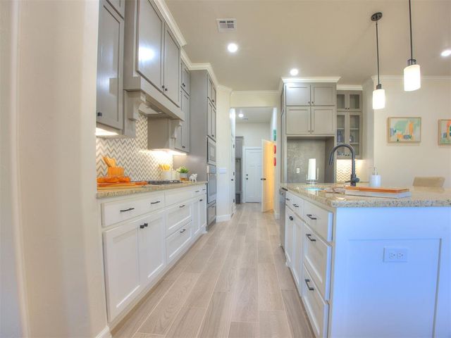 2915 Summit Hollow Circle, Norman, OK 73071