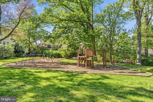 3721 LYONS LN, Alexandria, VA 22302