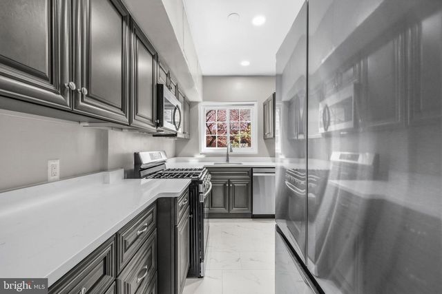 3721 LYONS LN, Alexandria, VA 22302