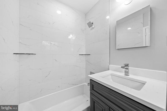 3721 LYONS LN, Alexandria, VA 22302