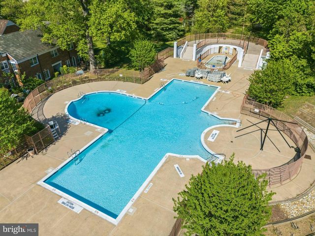 3721 LYONS LN, Alexandria, VA 22302