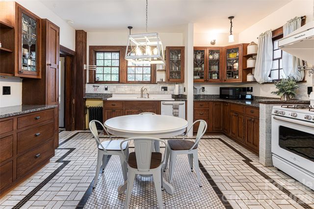 147 Preservation Way, Waynesville, NC 28786