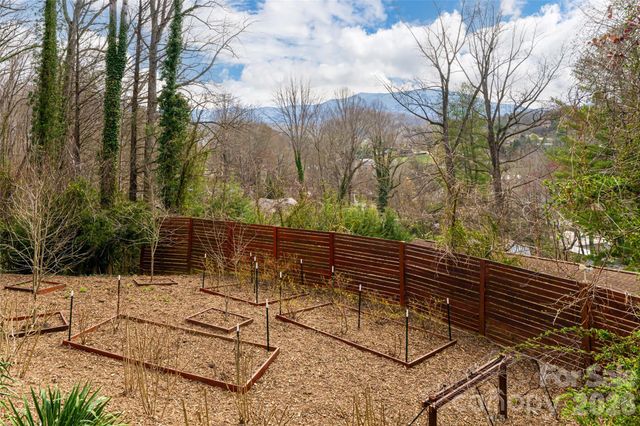 147 Preservation Way, Waynesville, NC 28786