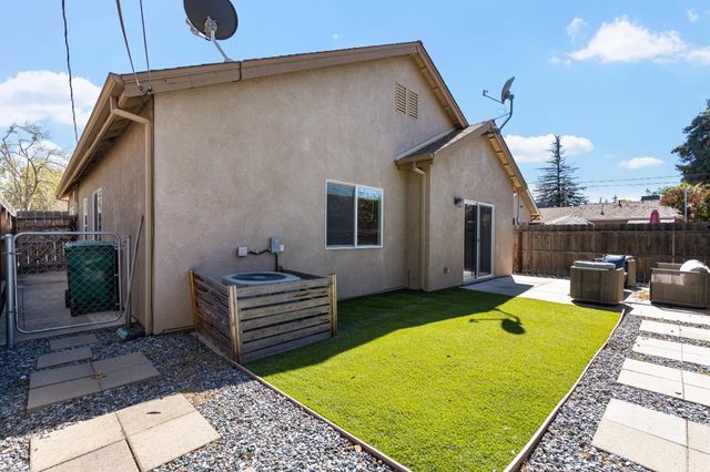 421 Daisy Ave, Lodi, CA 95240