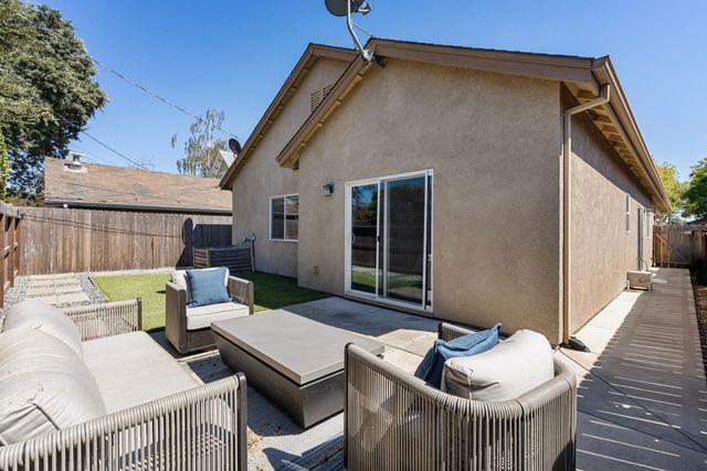 421 Daisy Ave, Lodi, CA 95240