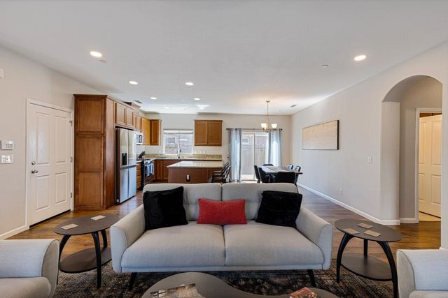 421 Daisy Ave, Lodi, CA 95240