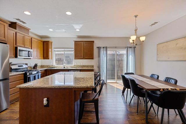 421 Daisy Ave, Lodi, CA 95240