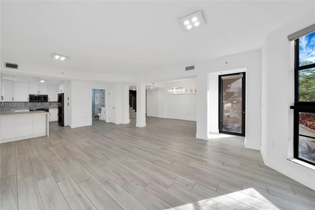 1650 Galiano St TH15, Coral Gables, FL 33134