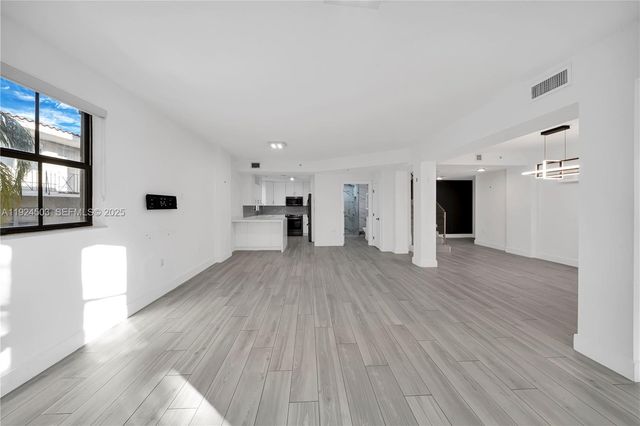 1650 Galiano St TH15, Coral Gables, FL 33134