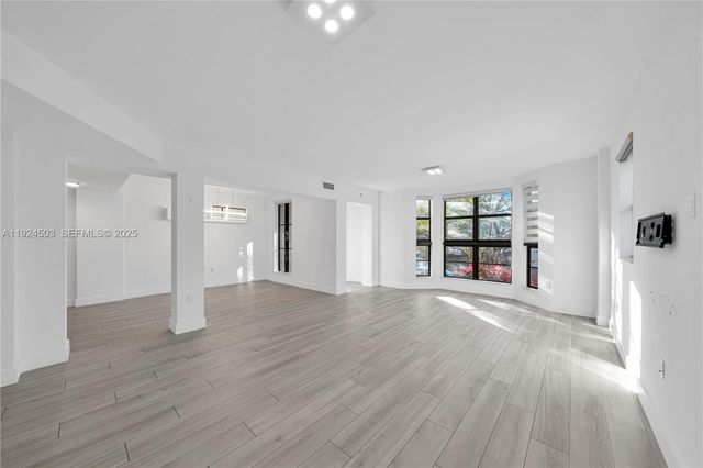 1650 Galiano St TH15, Coral Gables, FL 33134