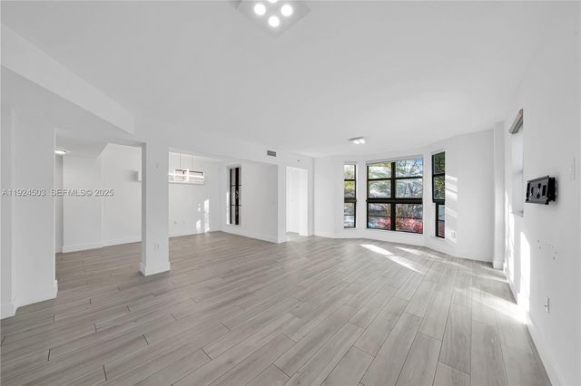 1650 Galiano St TH15, Coral Gables, FL 33134