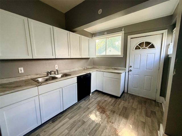1144 35th Street, Des Moines, IA 50311