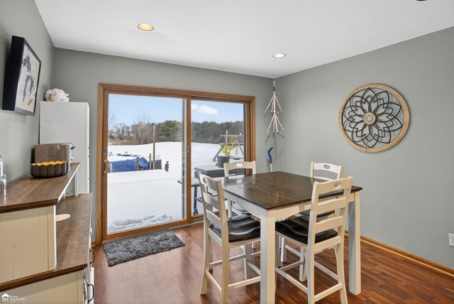 1446 Van Vleet Road, Flushing, MI 48433