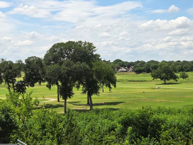 3648 Bluegrass Drive, Grand Prairie, TX 75052