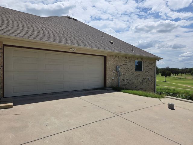 3648 Bluegrass Drive, Grand Prairie, TX 75052