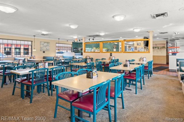 30155 Ford Road, Garden City, MI 48135