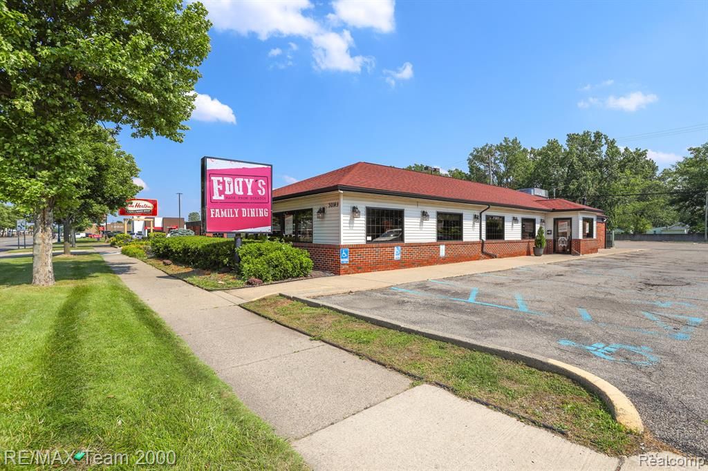 30155 Ford Road, Garden City, MI 48135