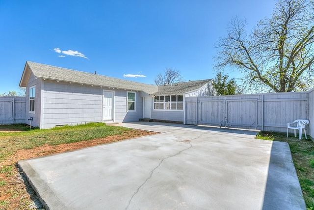 204 W 13th St, Robert Lee, TX 76945