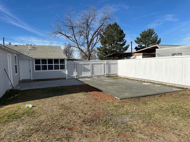 204 W 13th St, Robert Lee, TX 76945