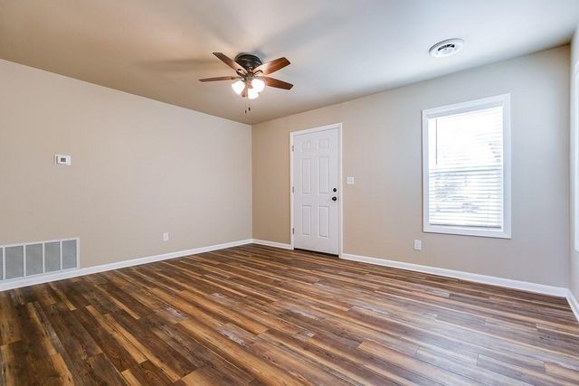 204 W 13th St, Robert Lee, TX 76945