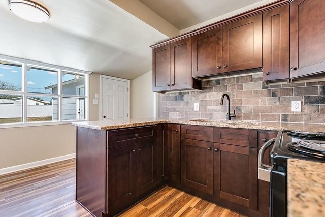 204 W 13th St, Robert Lee, TX 76945