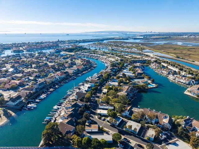 3532 Windspun Drive, Huntington Beach, CA 92649