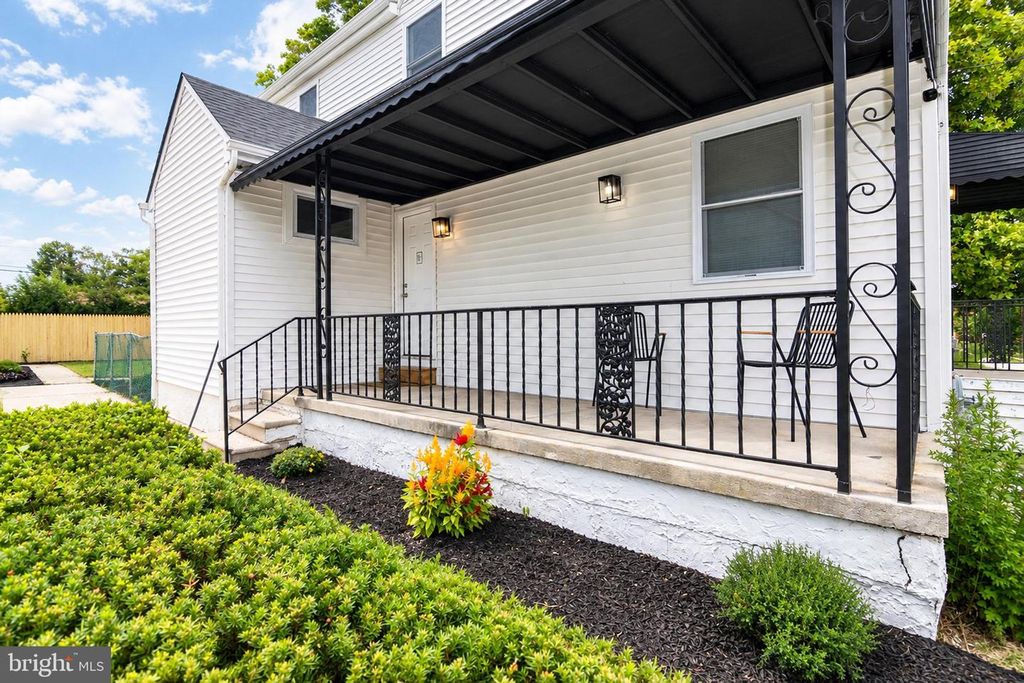 211 E NEW ST, GLASSBORO, NJ 08028 — photo 4