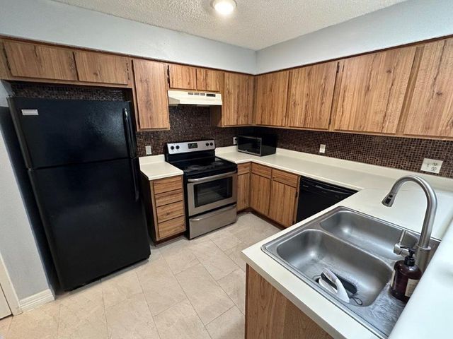 2510 Grants Lake Boulevard 101, Sugar Land, TX 77479