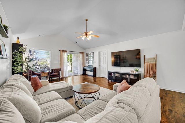 10650 Keystone Lane, Crown Point, IN 46307