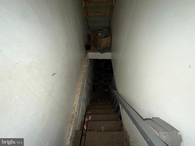 2535 HOLLINS ST, Baltimore, MD 21223