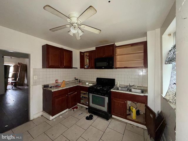 2535 HOLLINS ST, Baltimore, MD 21223