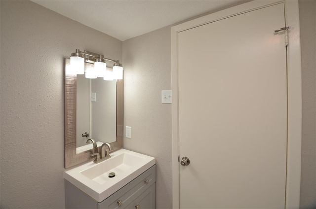 76 W Park West Drive, Houston, TX 77072