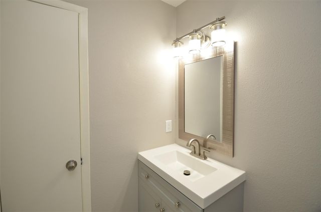 76 W Park West Drive, Houston, TX 77072