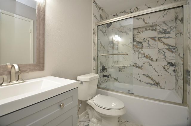 76 W Park West Drive, Houston, TX 77072