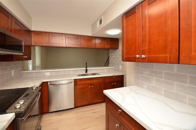 76 W Park West Drive, Houston, TX 77072