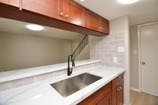 76 W Park West Drive, Houston, TX 77072