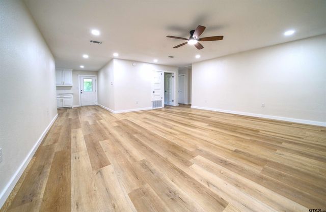 912 S Palmer Ave, Tyler, TX 75701