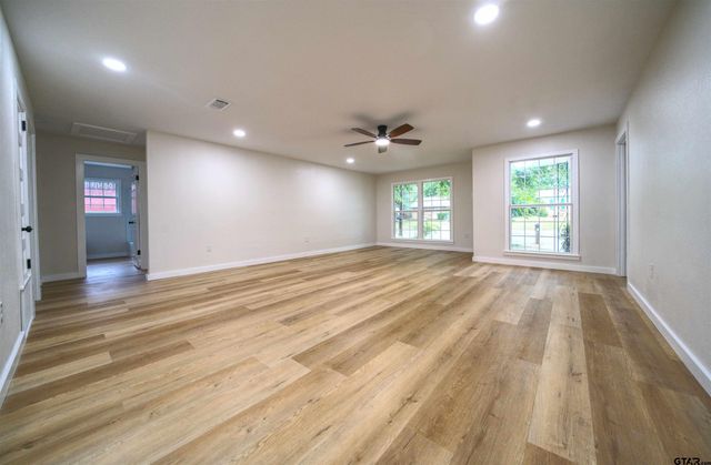 912 S Palmer Ave, Tyler, TX 75701