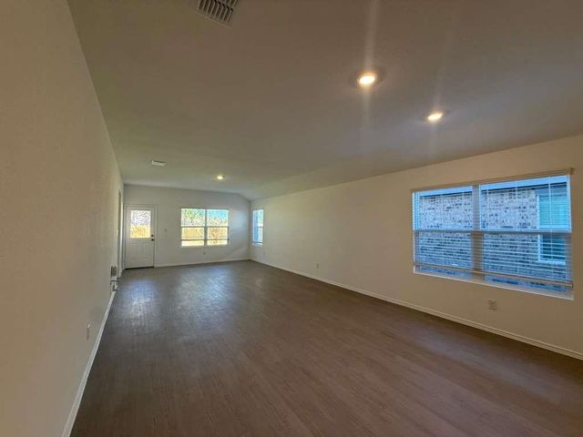 591 Sormonne LOOP, Kyle, TX 78640