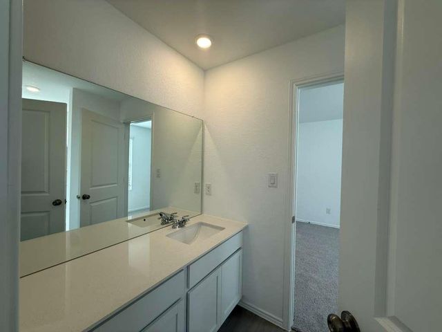 591 Sormonne LOOP, Kyle, TX 78640