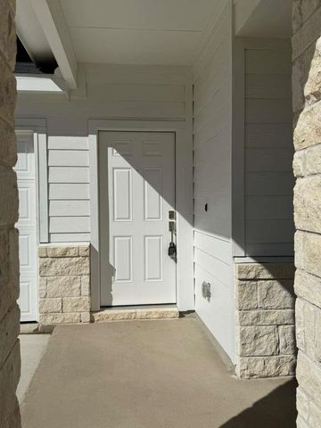 591 Sormonne LOOP, Kyle, TX 78640