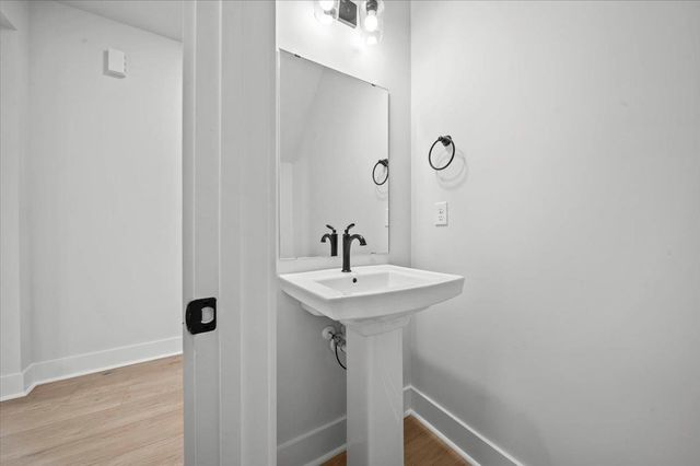 812 Lonsdale Court, Woodruff, SC 29388