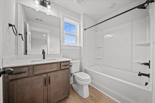 812 Lonsdale Court, Woodruff, SC 29388