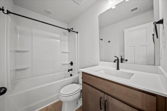 812 Lonsdale Court, Woodruff, SC 29388