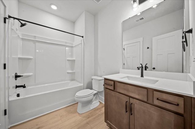 812 Lonsdale Court, Woodruff, SC 29388