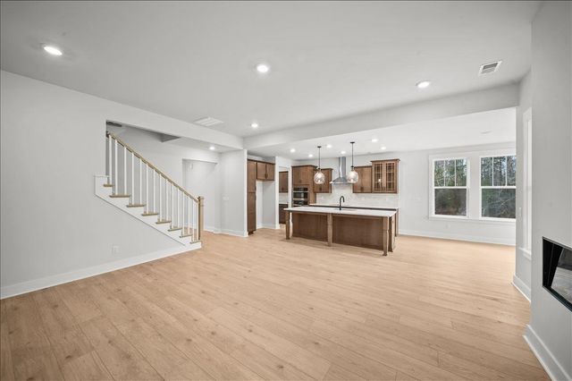 812 Lonsdale Court, Woodruff, SC 29388