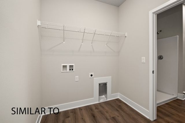 16720 Walnut Meadows Circle, Urbandale, IA 50323