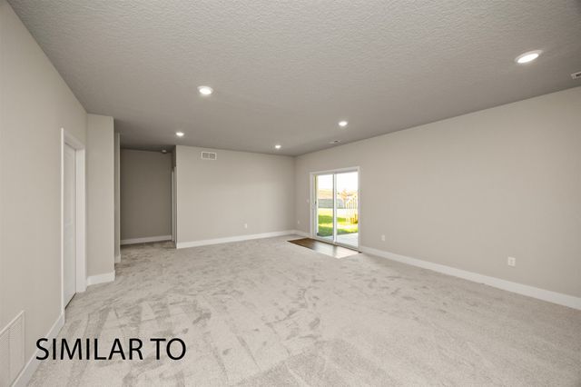 16720 Walnut Meadows Circle, Urbandale, IA 50323